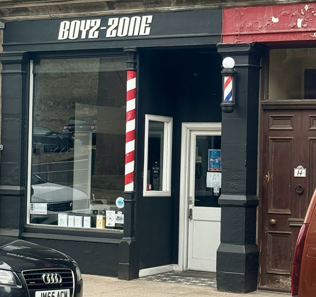 なかなか洒落が利いてる理髪店名